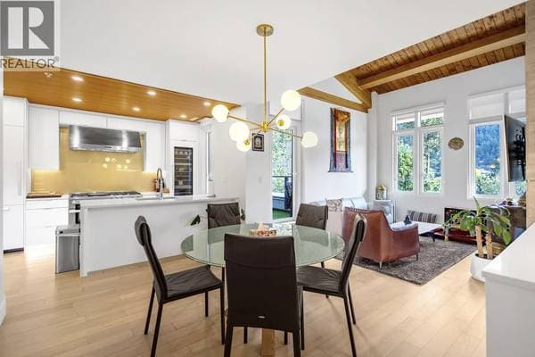 6691 NELSON AVE in West Vancouver - Property View