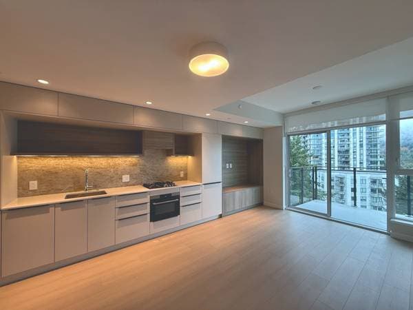 612 ELMWOOD ST in Coquitlam - Property View