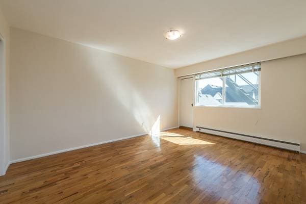 1240 NEWPORT AVE in Oak Bay