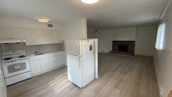 1307 KAMLOOPS NEW WESTMINSTER BC ST in New Westminster