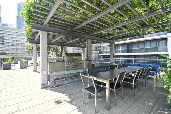 21 CARLTON ST in Toronto - Property View