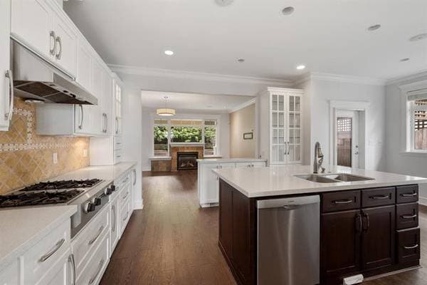 2185 LAWSON AVE in West Vancouver