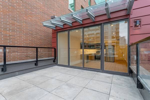 725 YATES ST in Victoria - Property View