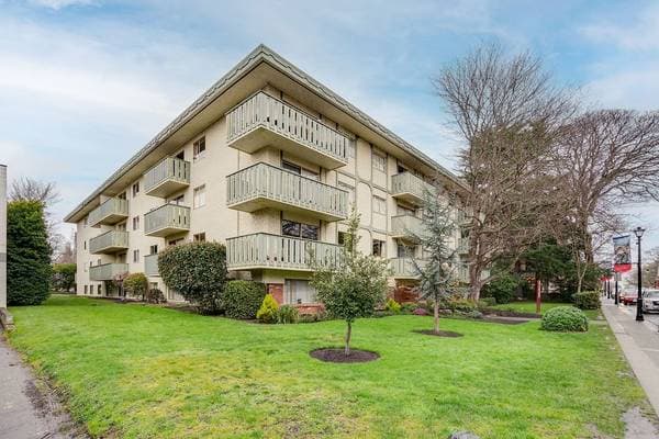 2056 OAK BAY AVE in Oak Bay - Property View