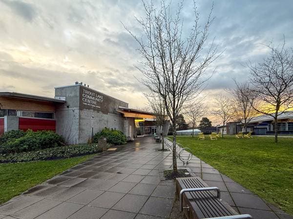 3592 HULL ST in Vancouver