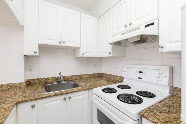 1355 PENDRELL ST in Vancouver - Property View