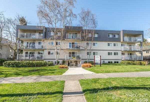 350 LINDEN AVE in Victoria - Property View