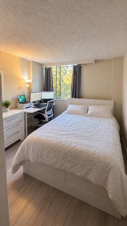 2012 FULLERTON AVE in North Vancouver - Property View