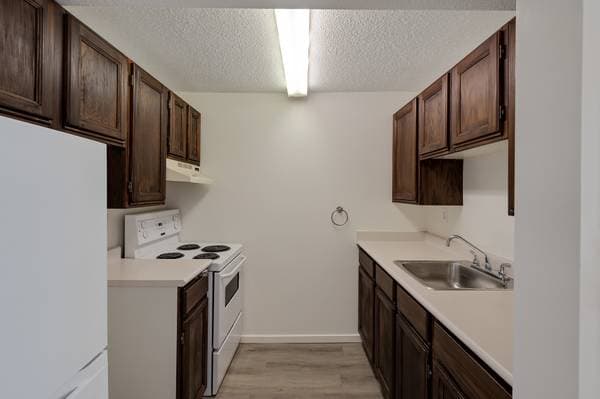 1132 MCCLURE ST in Victoria