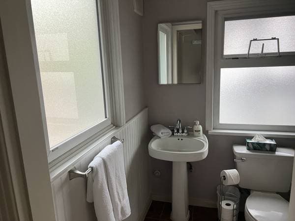 2645 ROSEBERRY AVE in Victoria - Property View