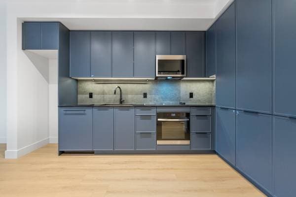3055 MURRAY ST in Port Moody - Property View